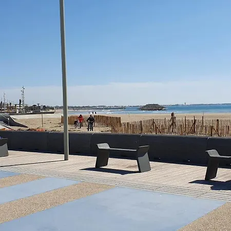 Grande Indépendante Proche Et Commerces Grande Motte La Grande-Motte